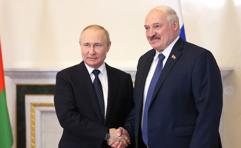 Владимир Путин: В прошлом году товарооборот между Россией и Беларусью вырос более чем на треть.